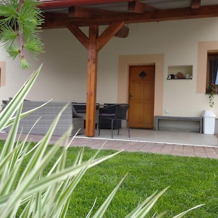 Apartmány Opolany Exterior foto