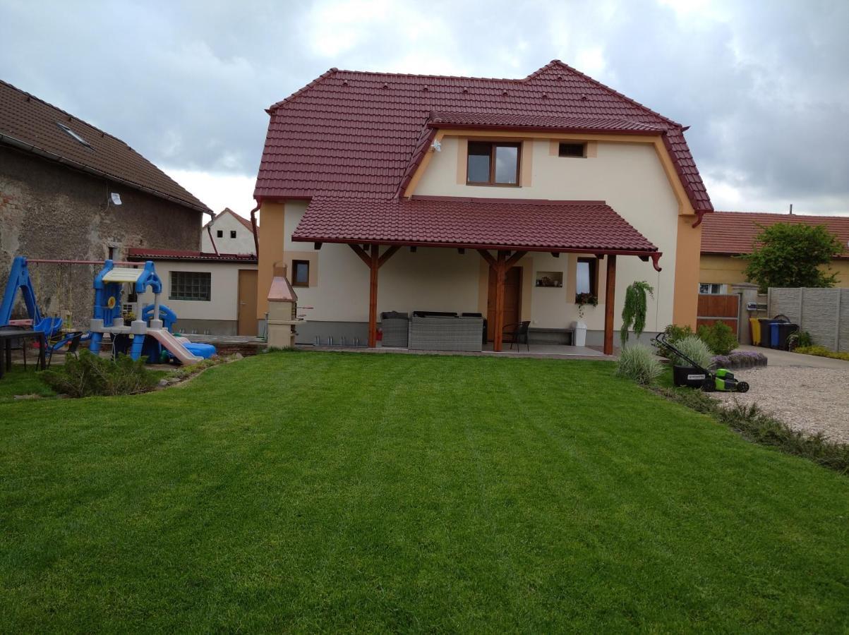 Apartmány Opolany Exterior foto